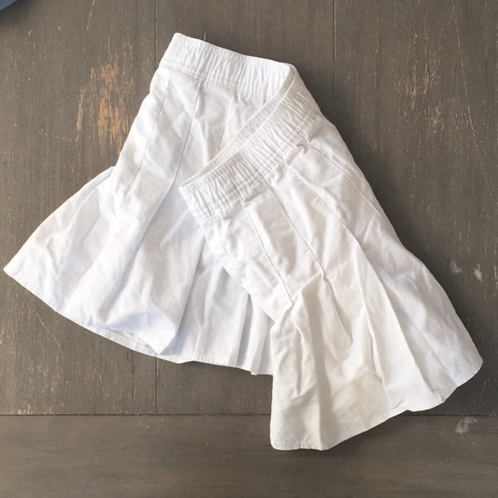 Abercrombie kids White pleated skirt with built in shorts